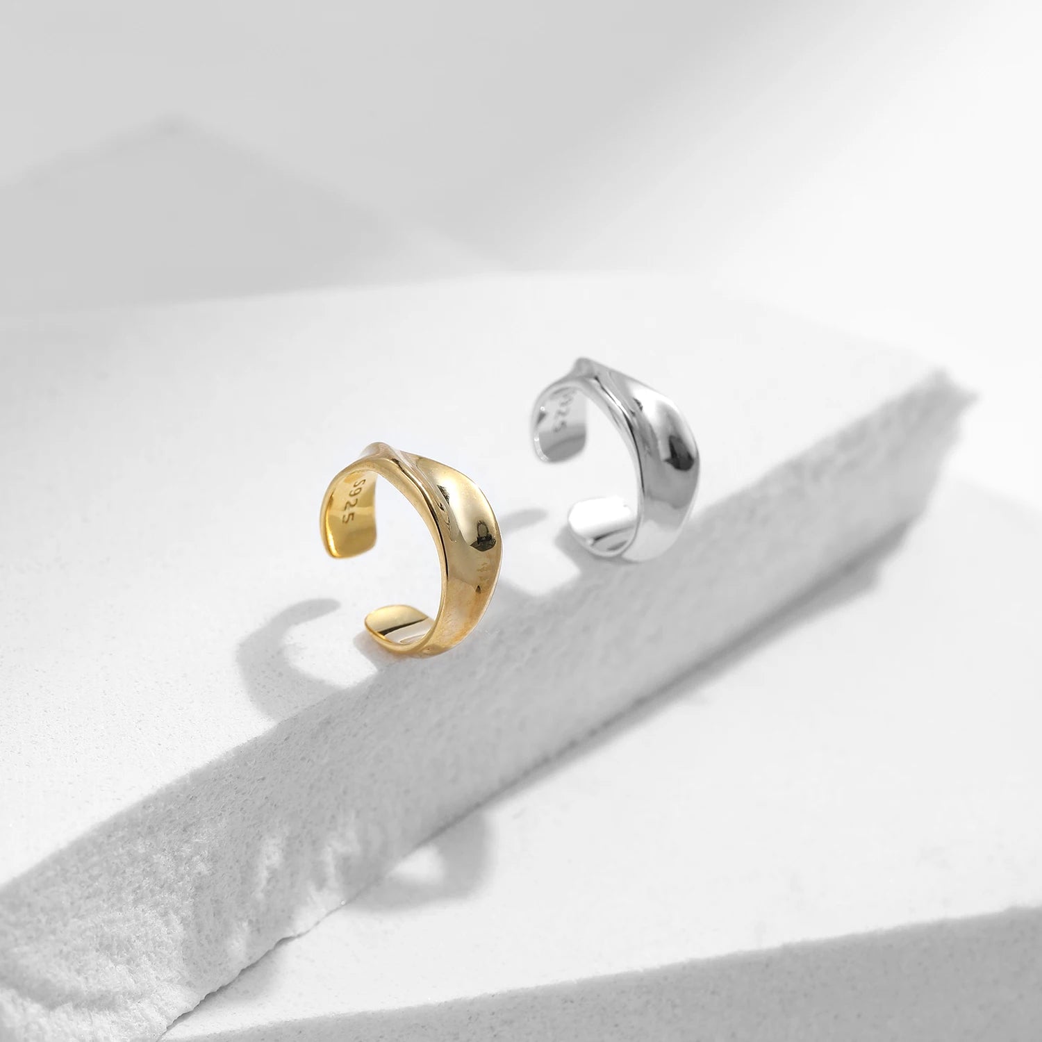 Orano earcuff by Orea – adjustable 925 sterling silver, non-piercing minimalist design